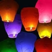 Lampioane zburatoare sky lanterns diferite culori foto