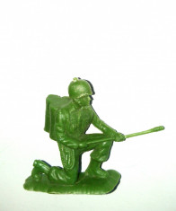 FIGURINA PLASTIC - soldat cu aruncator de flacari WWI foto