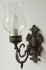 Vintage - Lampa / Veioza de perete cu abajur si bec - model deosebit !!!! foto