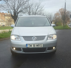 Volkswagen Touran foto