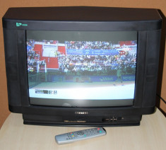 Televizor CRT Samsung cu telecomanda; TV foto