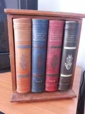 Dulapior vechi,englezesc ,din lemn ,cu interfata 4 volume Shakespeare,bar foto