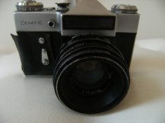 Aparat foto Zenit-E cu obiectiv Helios 44-2,2/58,7002510, made in USSR, cu etui. foto