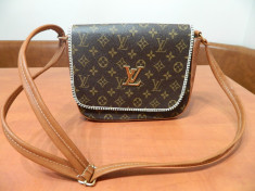 GEANTA LOUIS VUITTON -SUPERBA ,PRET MICUT! 24 X 18 CM foto