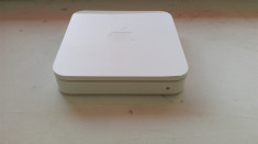 Apple AirPort Extreme Base Station A1408 MD031LL/A 802.11a/b/g/n banda dubla foto