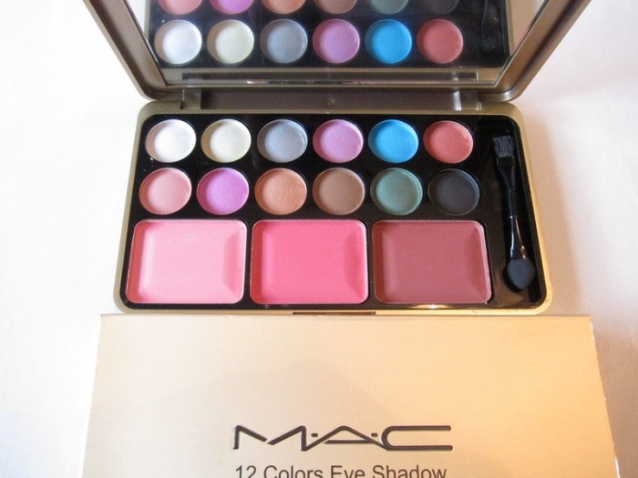 Trusa Machiaj Aurie Mac 12 Culori Pt Ochi Si 3 Pt Obraz Model 02