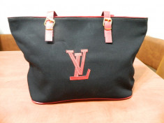 GEANTA LOUIS VUITTON -SUPERBA ,PRET MICUT! 43 X 27 CM foto