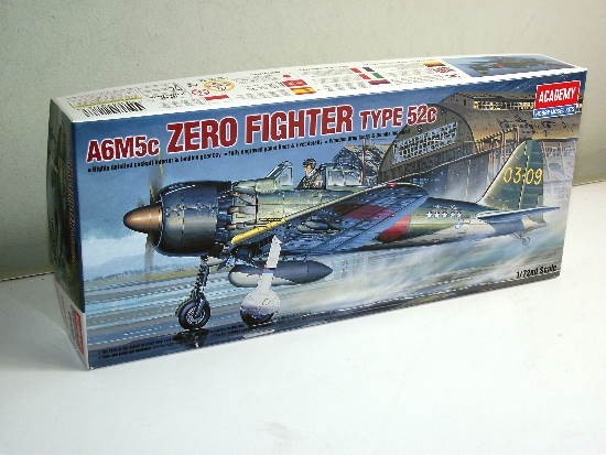 Macheta avion A6M5c Zero Fighter Type 52c Model Kit by ACADEMY (Original!!!)