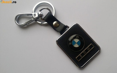 Breloc auto model pentru BMW detaliu piele ecologica si ambalaj cadou foto
