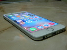 Vand iPhone 6 silver 16 gb (cu garantie) ! foto