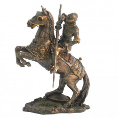 Statueta in bronz, cavaler medival foto