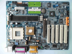 Placa de baza Gigabyte GA-7VRXP DDR1 AGP socket 462 socket A foto