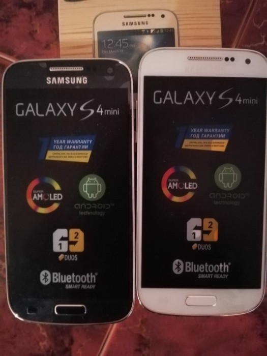 Telefon Samsung Galaxy S4 mini NEGRE / ALBE BONUS FOLIE STICLA foto mare Telefon Samsung Galaxy S4 mini NEGRE / ALBE BONUS FOLIE STICLA foto mare