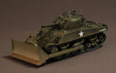 Macheta tanc Sherman M4A3 cu lama - Korea - 1950 WAR MASTER scara 1:72 foto