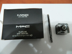 EYE LINER GEL MAC ,CULOARE NEGRU ,PRET MIC MICUT !!! foto