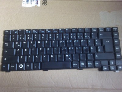 Fujitsu Siemens Amilo A7600 A7620 A7629 A8620 A8850 D6830 D7820 D7830 D7850 foto