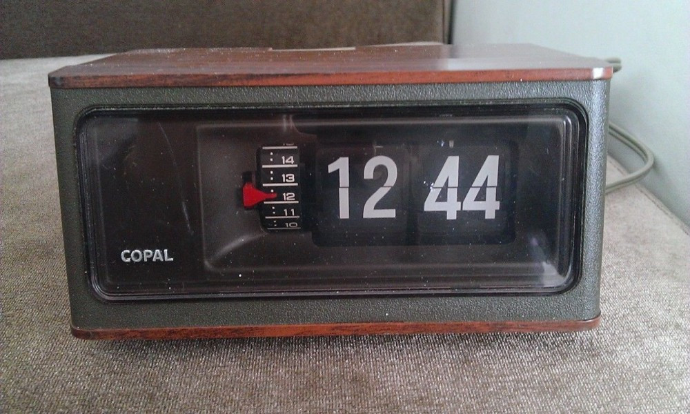 Ceas de masa electromecanic Copal flip clock retro vintage de colectie  raritate | arhiva Okazii.ro