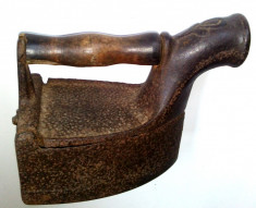 Ticlazau, fier de calcat - vechi - victorian cu horn, sfarsit de secol XIX foto