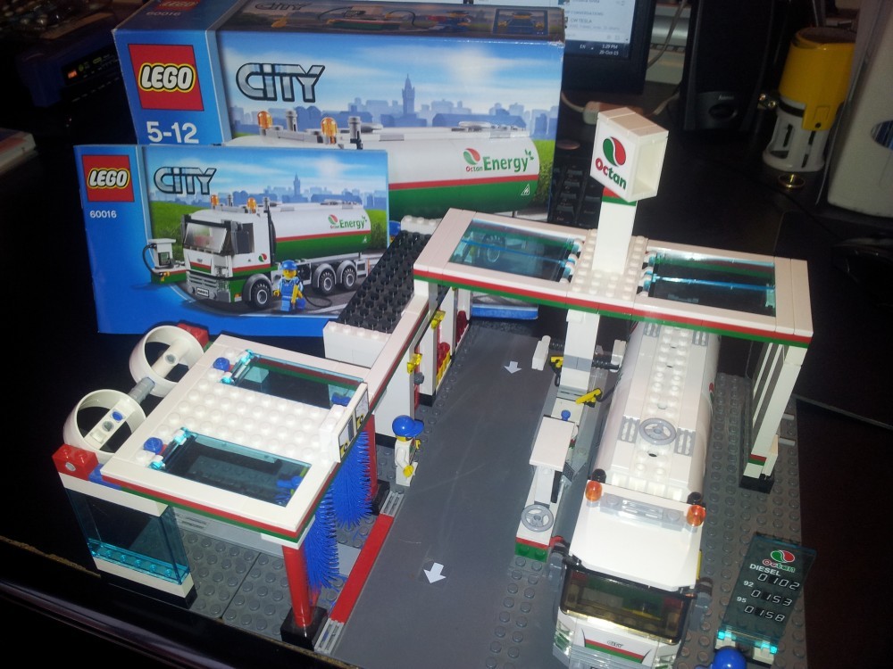 Lego city 60016 Cisterna si benzinarie Octane arhiva