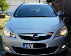 Opel Astra J foto