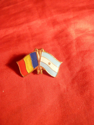 Insigna - Prietenia Romano-El Salvador - Drapele ,metal si email ,L= 2,5 cm foto