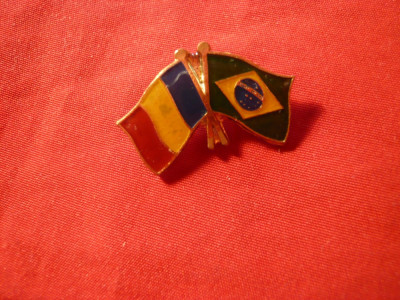 Insigna - Prietenia Romano-Braziliana - Drapele ,metal si email ,L= 2,5 cm foto