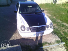 Mercedes-Benz E200 foto