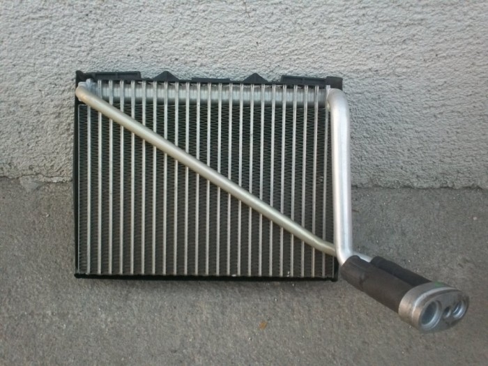 Calorifer clima Volkswagen Passat B5 anii 1996 - 2004 foto mare Calorifer clima Volkswagen Passat B5 anii 1996 - 2004 foto mare