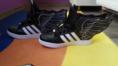 ADIDAS JEREMY SCOTT WINGS NEGRI UNISEX foto