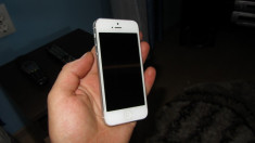 Iphone 5 impecabil cu defect, fara cont icolud foto