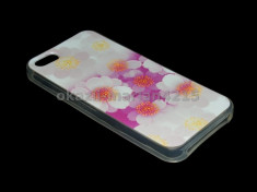 HUSA IPHONE 5 SILICON MODEL 58 MOON FLOWER - CURIER GRATUIT foto