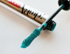 RIMEL PUPA VAMP! MASCARA EMERALD GREEN GENE LUNGI VERDE SMARALD MILANO ITALIA foto