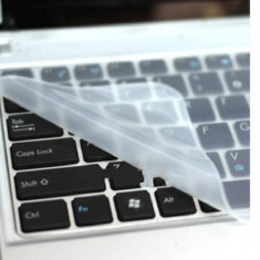 FOLIE DE SILICON TRANSPARENTA PROTECTOARE PENTRU TASTATURA LAPTOP 14x32 cm foto