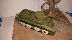 + Macheta asamblata dar nevopsita 1:35 - Soviet light tank BT-2 + foto