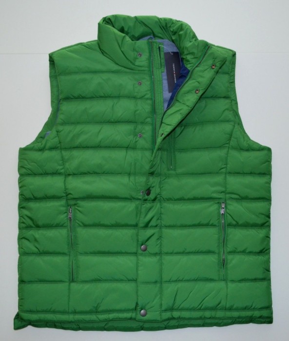 Vesta originala Tommy Hilfiger - barbati L -100% AUTENTIC foto mare Vesta originala Tommy Hilfiger - barbati L -100% AUTENTIC foto mare