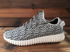 Adidasi Adidas Yeezy 350 Boost Grey foto