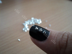 Set 10 tepi punk argintii pentru unghii nail art manichiura 2mm ***nou foto