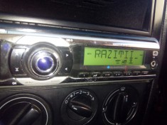 CD player radio auto Blaupunkt Kingston MP47 CD USB AUX MP3 foto