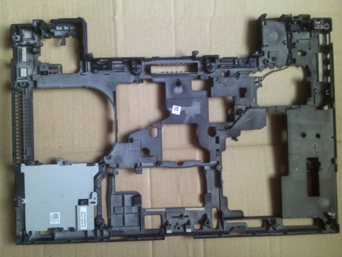 carcasa bottom case DELL LATITUDE E6510 PP30LA 0kv9km