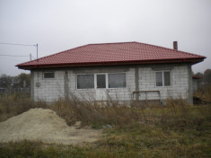 Casa in comuna Sinesti, judetul Ialomita foto