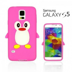 Husa silicon hot pink pinguin Samsung Galaxy S5 G900 i9600 + folie protectie