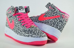 GHETE NIKE AIR FORCE ONE LEOPARD GRI ROZ foto