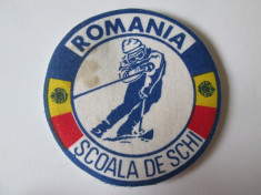 RARA! EMBLEMA TEXTILA SCOALA DE SCHI R.S.R. DIAMETRUL 65 MM foto