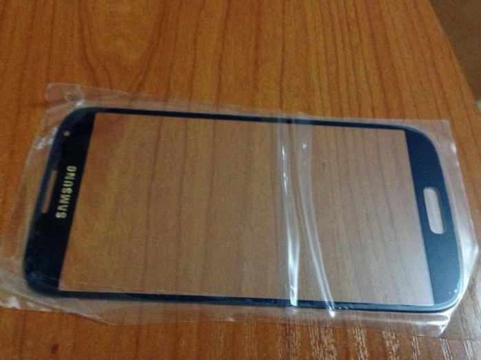 Pachet Geam + baterie Samsung Galaxy S4 alb / negru / bleu touchscreen ecran