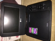 DVD player portabil LG DP650 foto