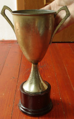 Trofeu / Cupa anul 1957 stil Art Deco pe suport din lemn - colectie sau decor ! foto