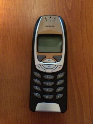 Vand nokia 6310i negru cu auriu, impecabil ca NOU !!! foto