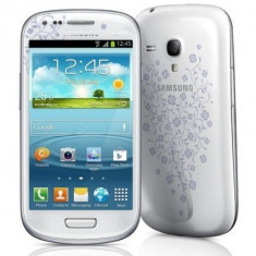 Pachet Capac spate Samsung Galaxy S3 i9300 alb rosu La Fleur + folie sticla foto