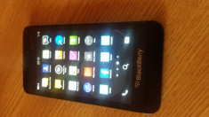 Vand telefon BlackBerry Z10 foto