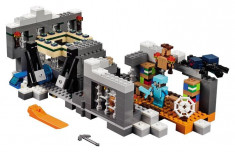 LEGO Minecraft Portalul Final - 21124 foto